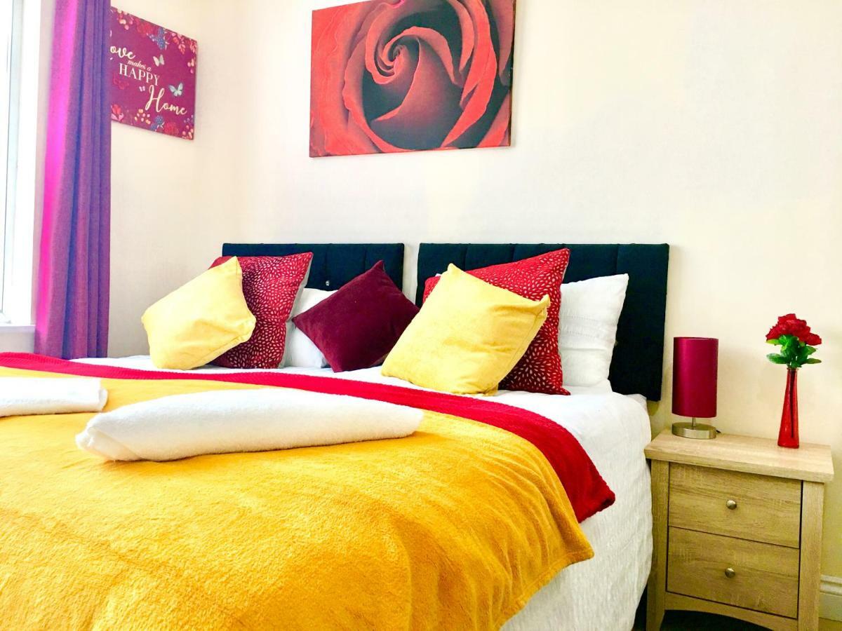 Studio Apartment, Private Bathroom And Parking Ilford Exterior foto